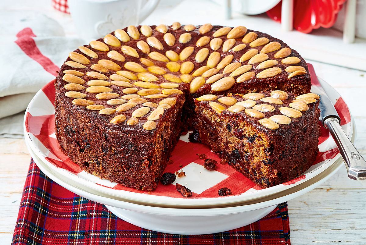 Dundee Cake (schottischer Früchtekuchen) Rezept