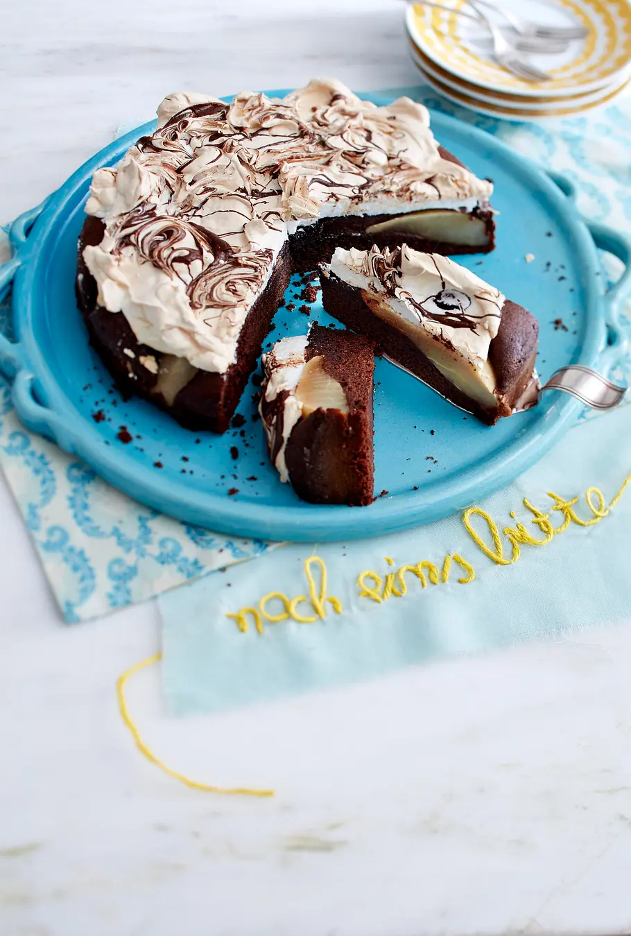 Dunkler Birnenkuchen mit Baiser Rezept Dunkler Birnenkuchen mit Baiser Rezept