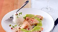 Dünne Lachsscheiben mit Kresse-Hollandaise Rezept - Foto: LECKER @ Bauer Media Group