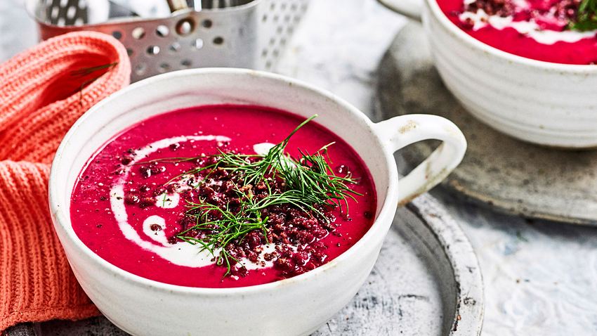 Easy-Beten-Suppe mit Pumpernickel-Knusper Rezept - Foto: Are Media Syndication 