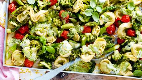 Easy-peasy-Ofen-Tortelloni Rezept - Foto: House of Food / Bauer Food Experts KG