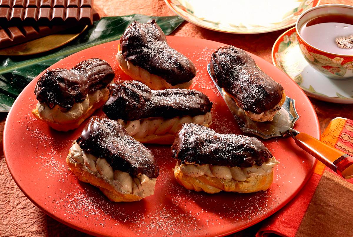 Eclairs mit feiner Nougatcreme Rezept