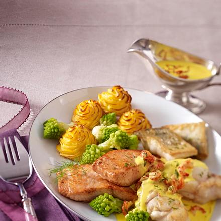 Edelfischplatte mit Safran-Hollandaise und Herzoginkartoffeln Rezept Edelfischplatte mit Safran-Hollandaise und Herzoginkartoffeln Rezept