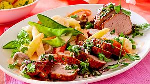 Edles Schweinefilet auf Leipziger Allerlei Rezept - Foto: House of Food / Bauer Food Experts KG