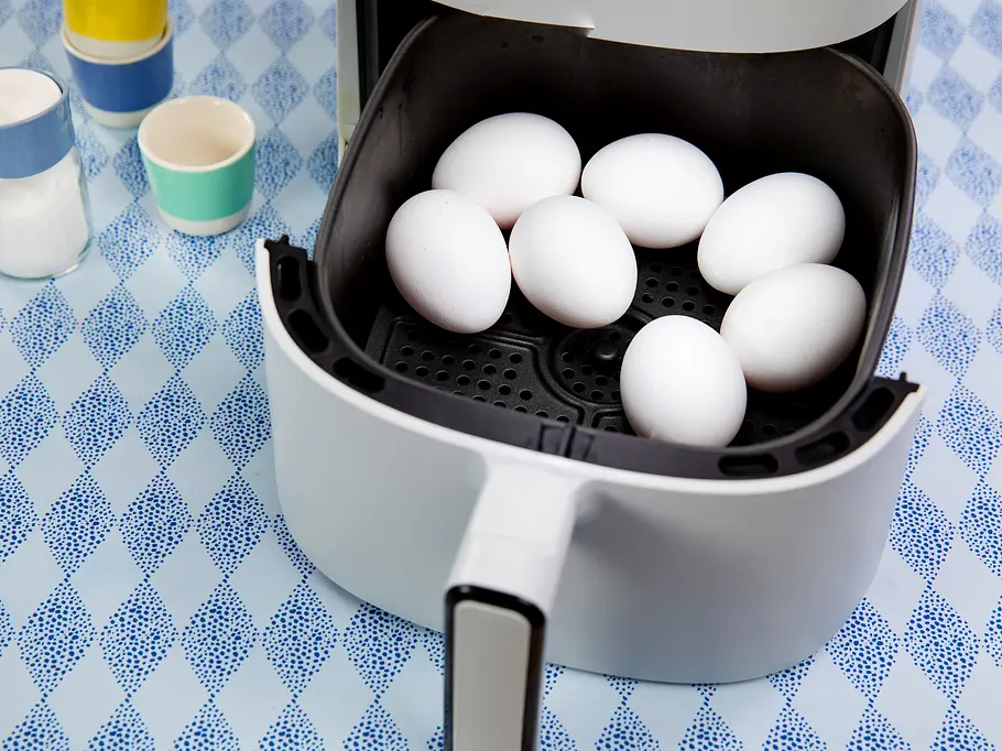 Eier im Airfryer kochen - die Zeiten für alle Garstufen Rezept | LECKER Eier im Airfryer kochen - die Zeiten für alle Garstufen Rezept | LECKER