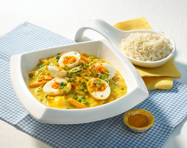 Eier in Currysoße mit frischem Gemüse Rezept Eier in Currysoße mit frischem Gemüse Rezept