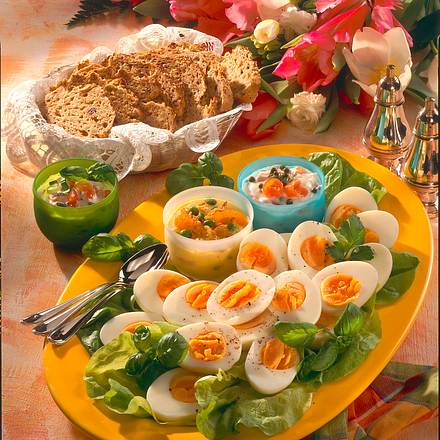 Eier mit pikanten Dips Rezept Eier mit pikanten Dips Rezept