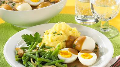 Eier süss-sauer mit Püree Rezept - Foto: LECKER @ Bauer Media Group