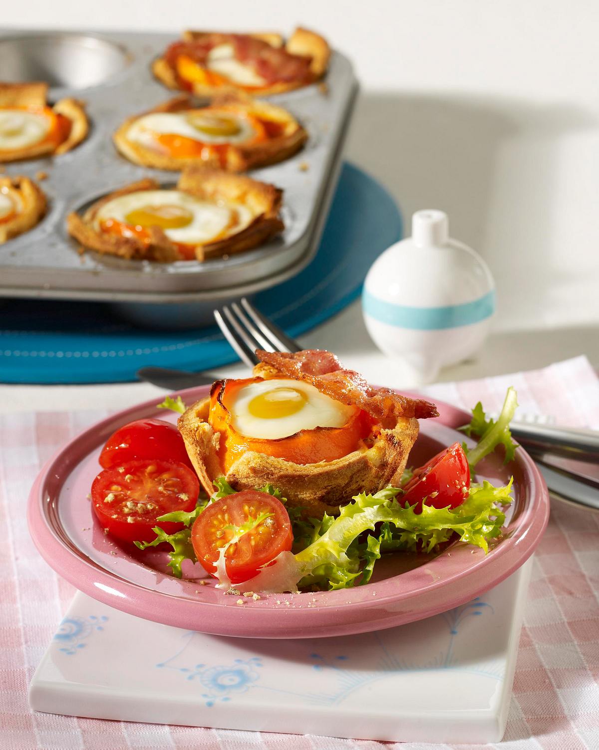 Eier-Toast-Körbchen mit Spargel Rezept