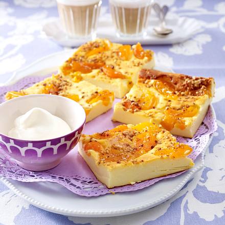 Eierlikör-Käsekuchen mit Aprikosen Rezept