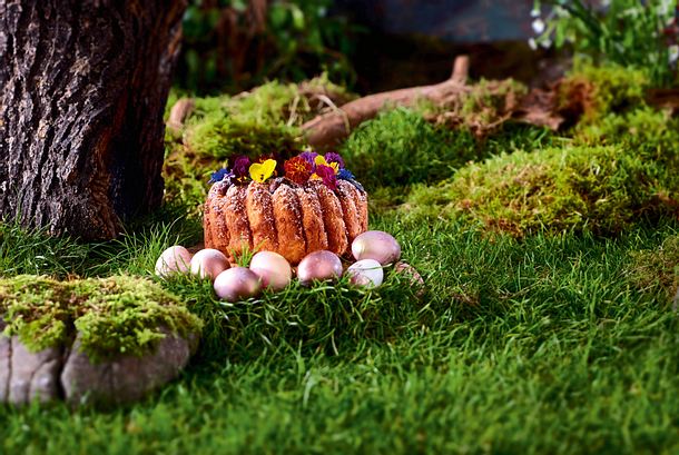 Eierlikörhupf mit versunkener Schoki Rezept Eierlikörhupf mit versunkener Schoki Rezept
