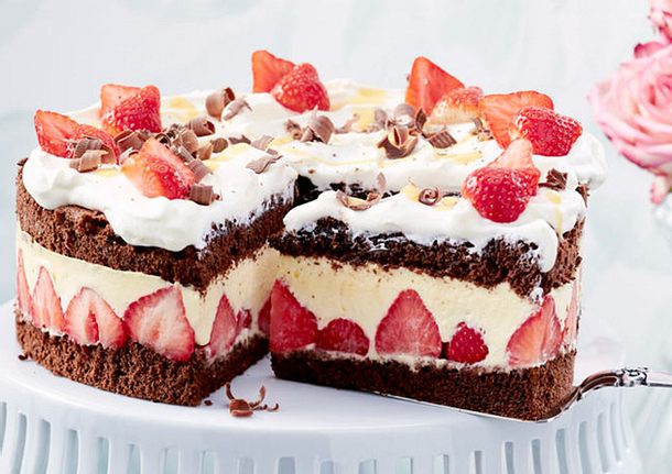 Eierlikör-Erdbeer-Torte Rezept