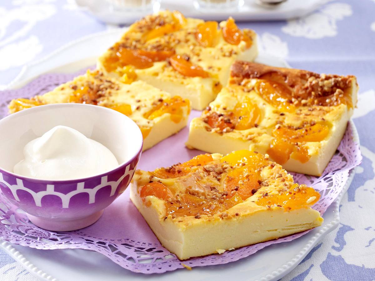 Eierlikör-Käsekuchen mit Aprikosen Rezept