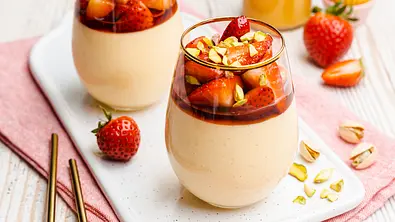 Eierlikör Mousse Rezept - Foto: ShowHeroes für LECKER @ Bauer Media Group