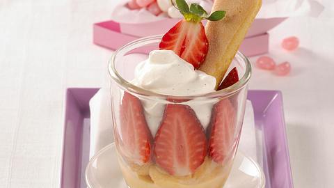 Eierlikör-Tiramisu mit Erdbeeren Rezept - Foto: Maass