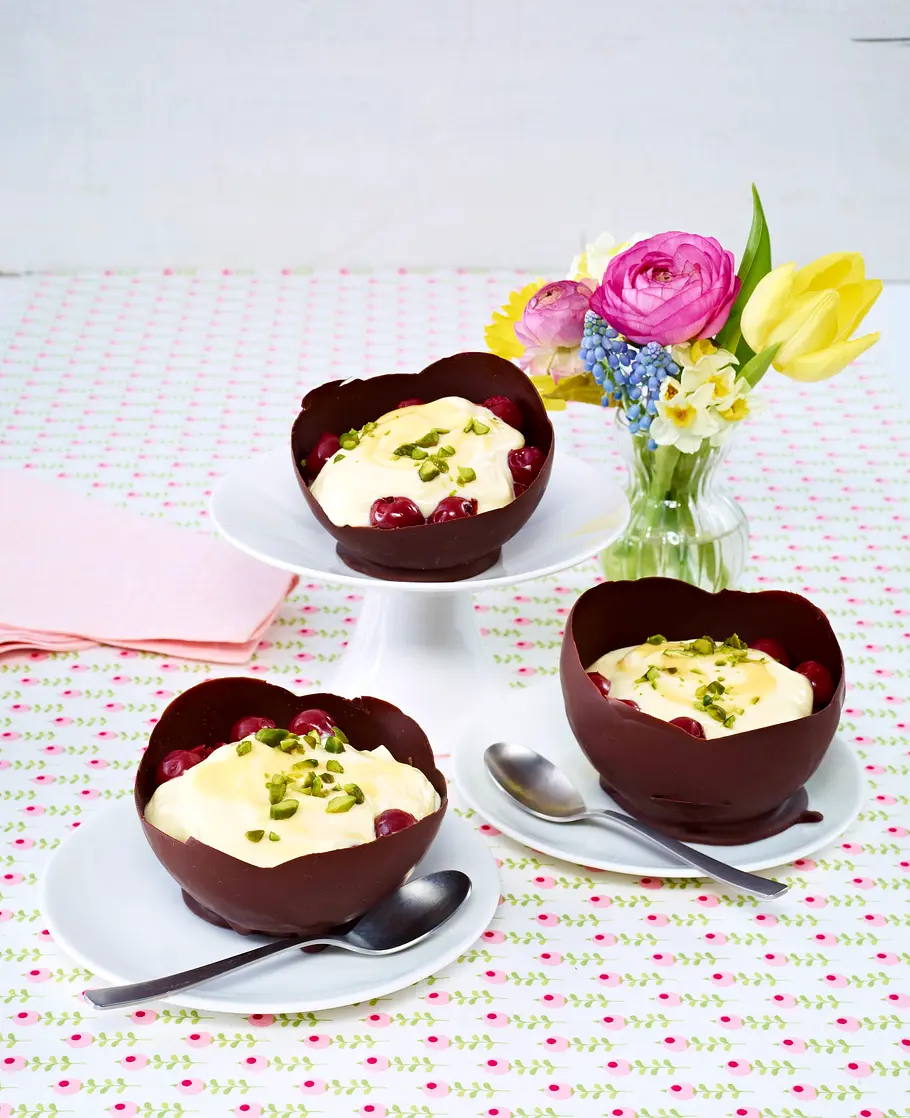 Eierlikör-Mascarpone-Creme mit Kirschen Rezept Eierlikörcreme mit Mascarpone und Kirschen Rezept
