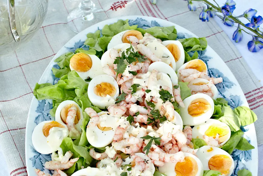 Eierplatte mit Eismeergarnelen Rezept Eierplatte mit Eismeergarnelen Rezept