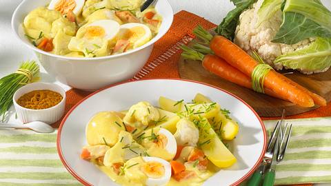 Eierragout mit Blumenkohl und Möhren in Currysoße Rezept - Foto: House of Food / Bauer Food Experts KG