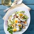 Eiersalat mit Hähnchenfilet und Croûtons Rezept - Foto: House of Food / Bauer Food Experts KG