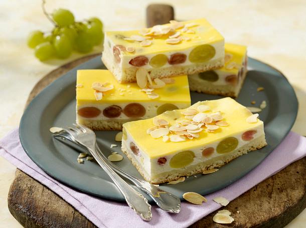 Eierschecke mit Trauben Rezept Eierschecke mit Trauben Rezept