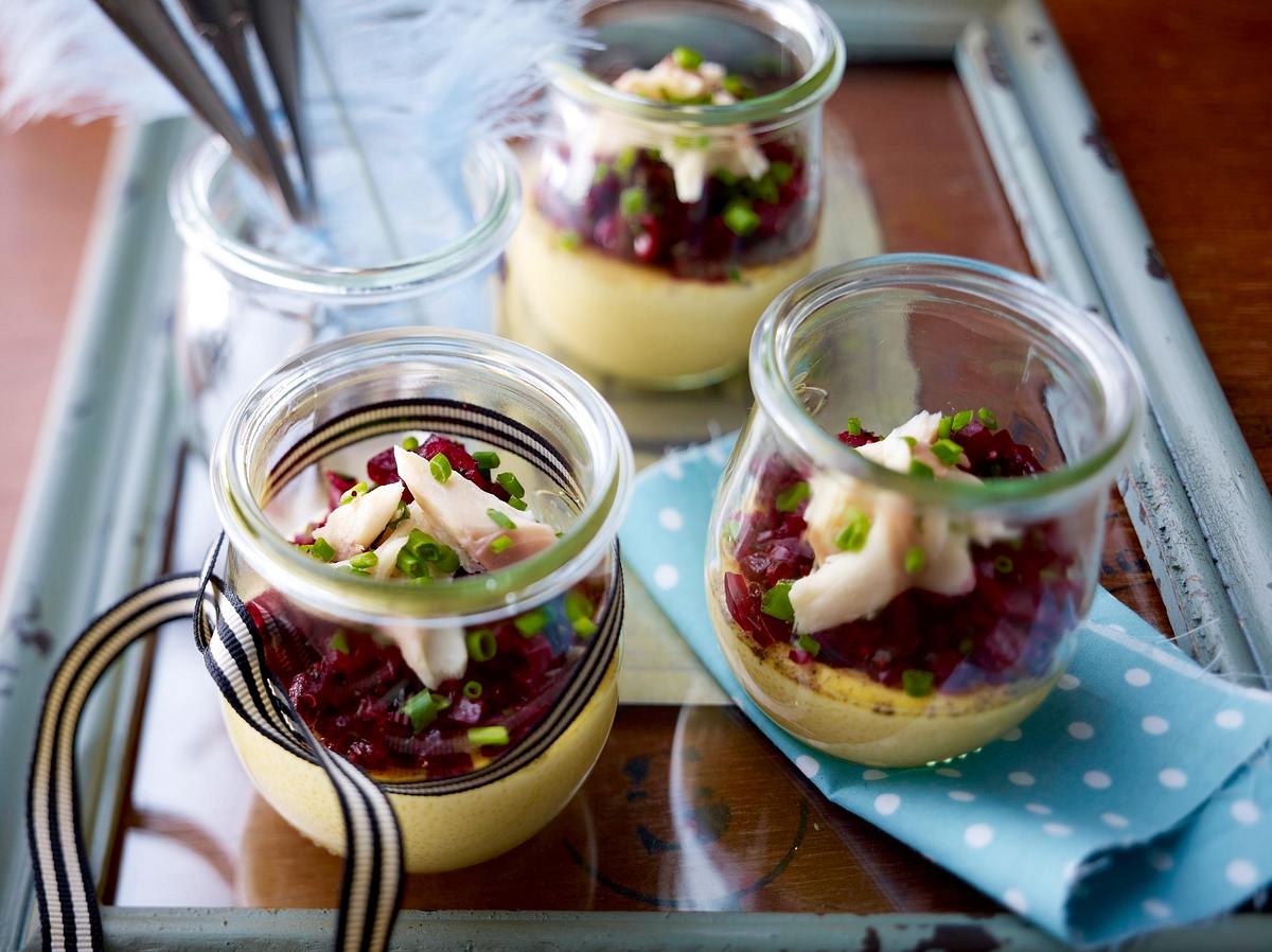 Eierstich mit Rote-Bete-Forellen-Häckerle Rezept