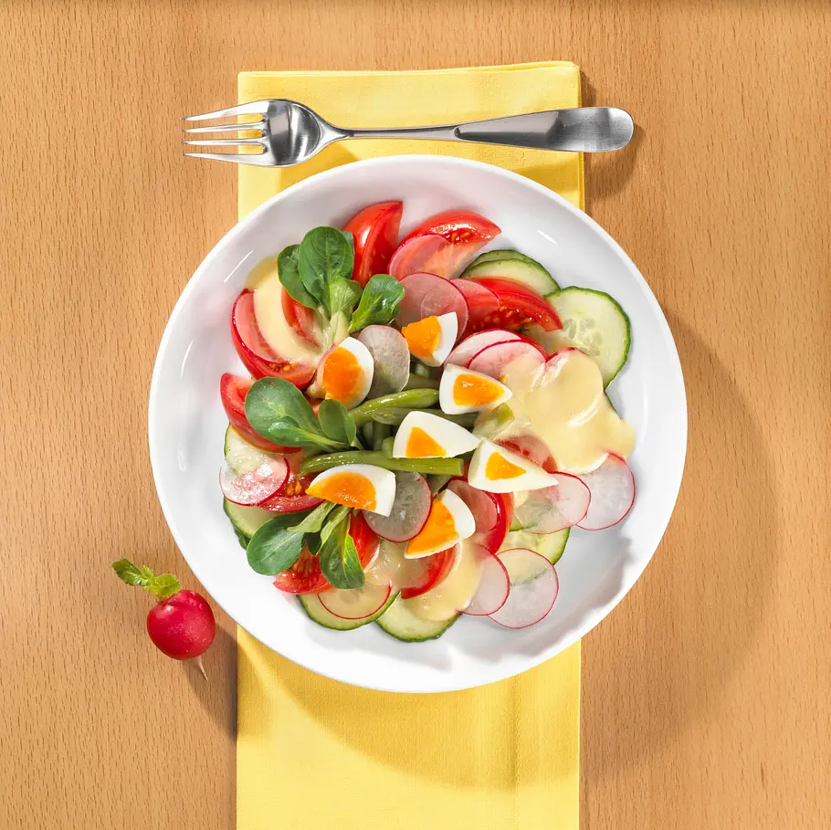Eiertatar mit Salatbeet Mittagessen (kalorienarm) Rezept