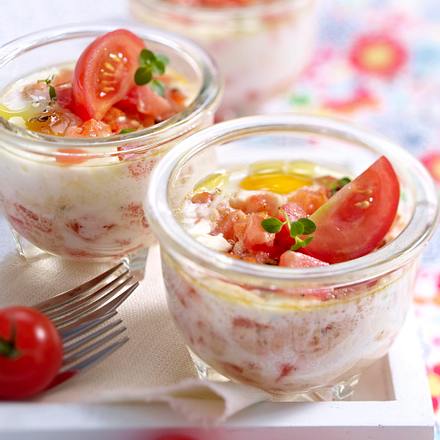 Eiertöpfchen mit Tomaten Rezept Eiertöpfchen mit Tomaten Rezept