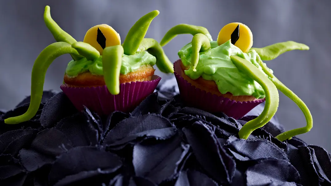 Einäugige Alien-Muffins Rezept - Foto: LECKER @ Bauer Media Group Einäugige Alien-Muffins Rezept - Foto: LECKER @ Bauer Media Group