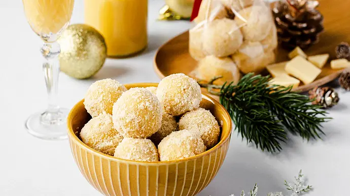 Einfache Eierlikörkugeln Rezept - Foto: ShowHeroes für LECKER @ Bauer Media Group Einfache Eierlikörkugeln Rezept - Foto: ShowHeroes für LECKER @ Bauer Media Group