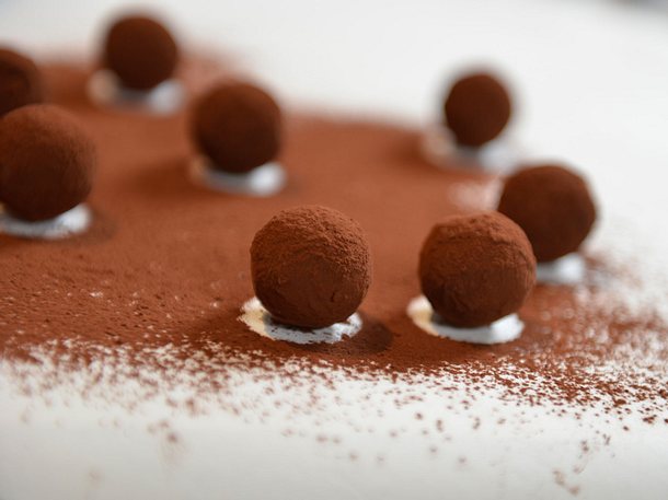 Einfache Schoko-Trüffel mit Cranberry und Rosa Pfefferbeeren Rezept