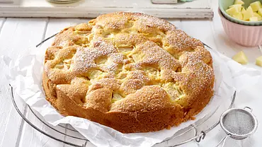 Einfacher Apfelkuchen Rezept - Foto: LECKER @ Bauer Media Group Einfacher Apfelkuchen Rezept - Foto: LECKER @ Bauer Media Group
