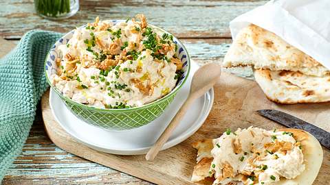 Einfacher Zwiebel-Dip Rezept - Foto: House of Food / Bauer Food Experts KG