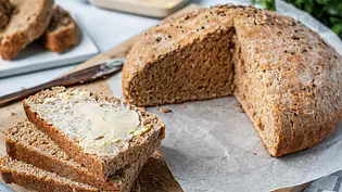 Einfaches Buttermilchbrot Rezept - Foto: LECKER @ Bauer Media Group Einfaches Buttermilchbrot Rezept - Foto: LECKER @ Bauer Media Group