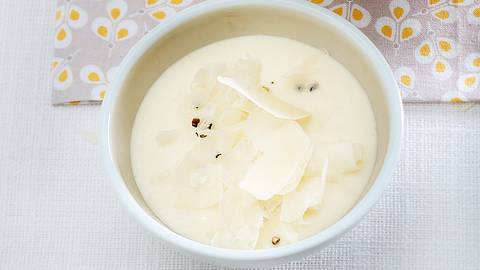 Einfaches Caesar-Dressing Rezept - Foto: House of Food / Bauer Food Experts KG