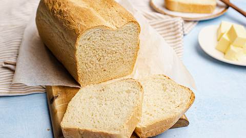 Einfaches Weißbrot Rezept - Foto: House of Food / Bauer Food Experts KG
