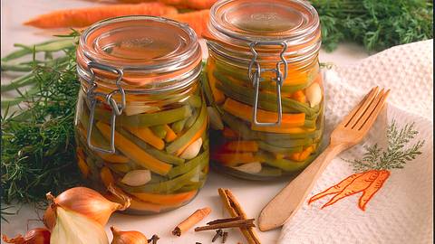 Eingemachte Bohnen mit Möhren und Schalotten Rezept - Foto: Horn