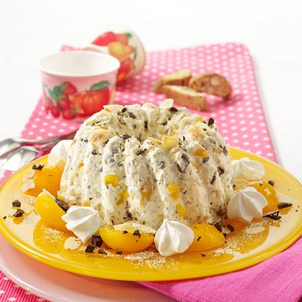 Eis-Gugelhupf: Mascarpone-Sahne-Aprikosen Rezept