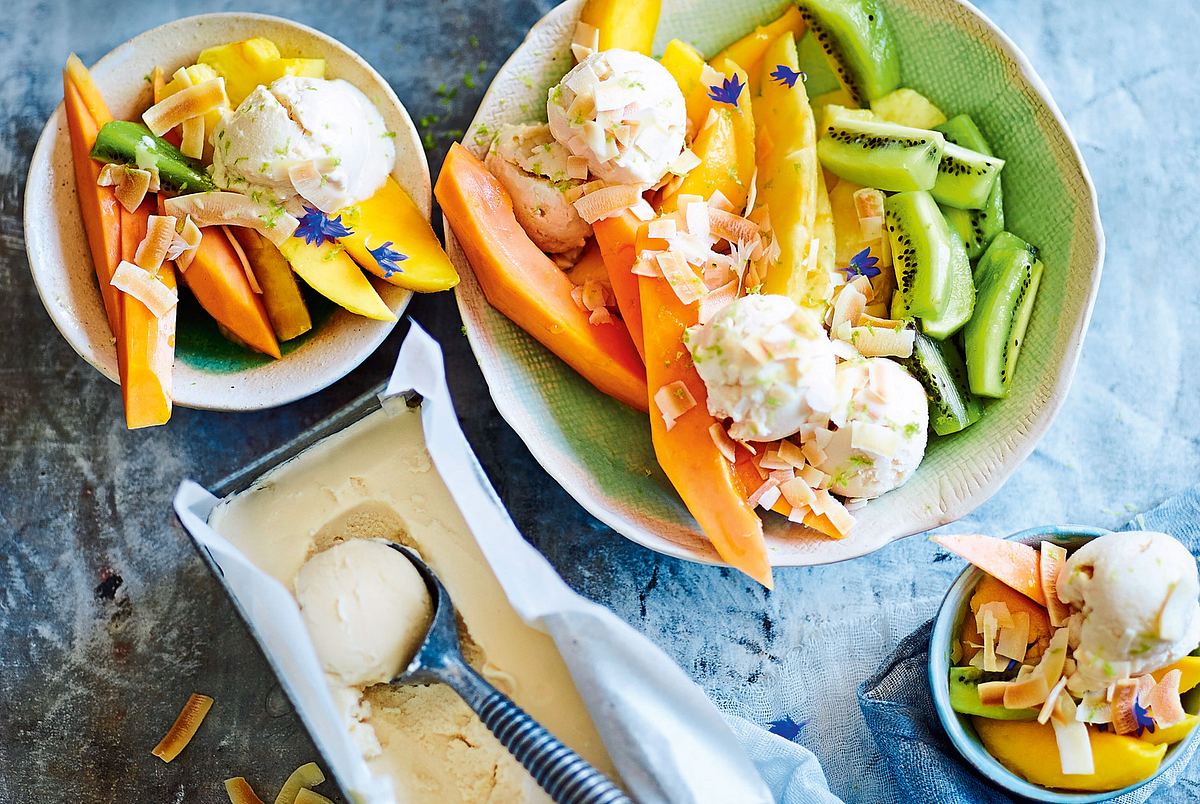 Eiscreme „Bottermelkfresh“ mit Südseefruchtsalat Rezept