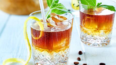 Eiskaffee mit Tonic Rezept - Foto: House of Food / Bauer Food Experts KG