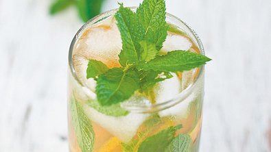 Eisteebrause mit Minze Rezept - Foto: LECKER @ Bauer Media Group