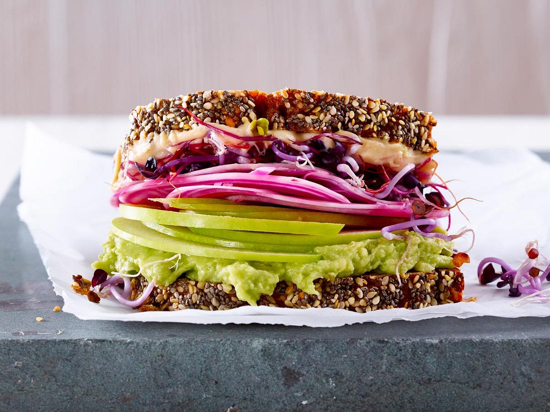 Brot mit Avocado