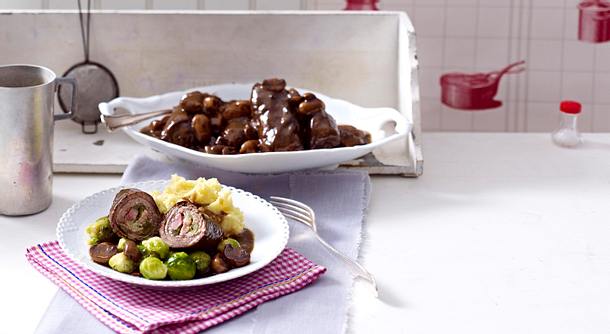 Elisabeths Rinderrouladen mit Stampfkartoffeln und Rosenkohl Rezept Elisabeths Rinderrouladen mit Stampfkartoffeln und Rosenkohl Rezept