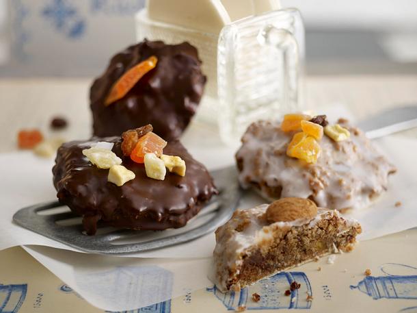 Elisen-Lebkuchen mit exotischem Trockenobst Rezept