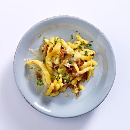 Emmentaler-Käsespätzle-Pfännchen Rezept Emmentaler-Käsespätzle-Pfännchen Rezept