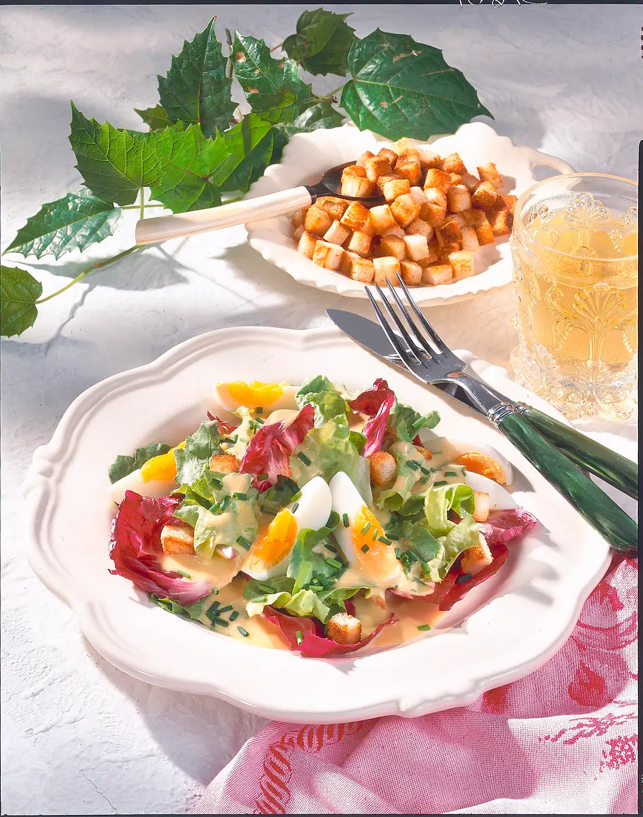 Endiviensalat mit Eierdressing Rezept Endiviensalat mit Eierdressing Rezept