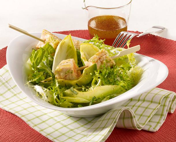 Endiviensalat mit Lachsspieß Rezept Endiviensalat mit Lachsspieß Rezept