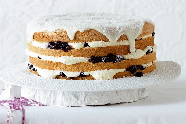 Engelskuchen mit Zimtblaubeeren und Vanille-Sahnepudding Rezept Engelskuchen mit Zimtblaubeeren und Vanille-Sahnepudding Rezept