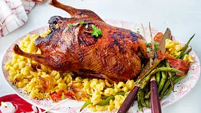Ente mit Speckbohnen und Knöpfle Rezept - Foto: LECKER @ Bauer Media Group Ente mit Speckbohnen und Knöpfle Rezept - Foto: LECKER @ Bauer Media Group
