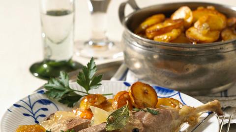 Enten-Sauerfleisch mit Bratkartoffeln Rezept - Foto: House of Food / Bauer Food Experts KG