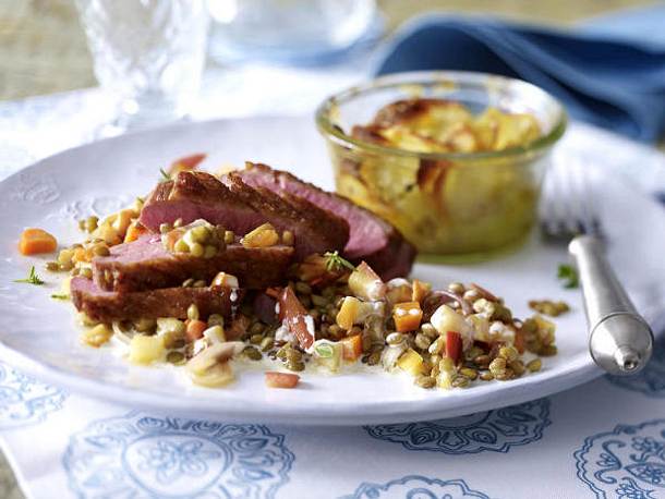 Entenbrust auf Calvados-Apfel-Linsen zu Kartoffel-Gratin Rezept Entenbrust auf Calvados-Apfel-Linsen zu Kartoffel-Gratin Rezept